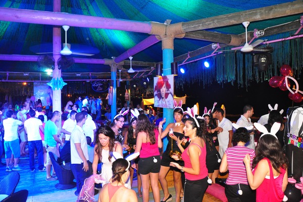 Saturday Night At Edde Sands
